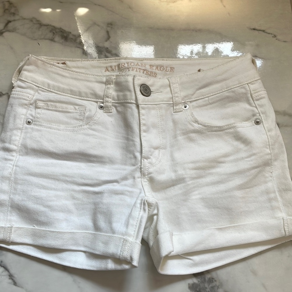 American Eagle White MIDI Short Size 4